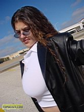 lucyTH13022011_01.jpg
